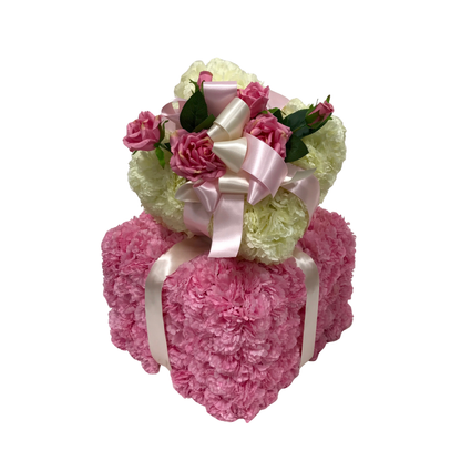 Silk present tribute